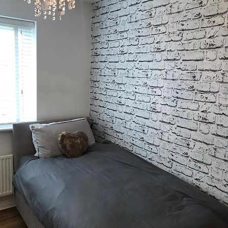 Double Room With En-Suite. Central For North West Rainhill Zewnętrze zdjęcie